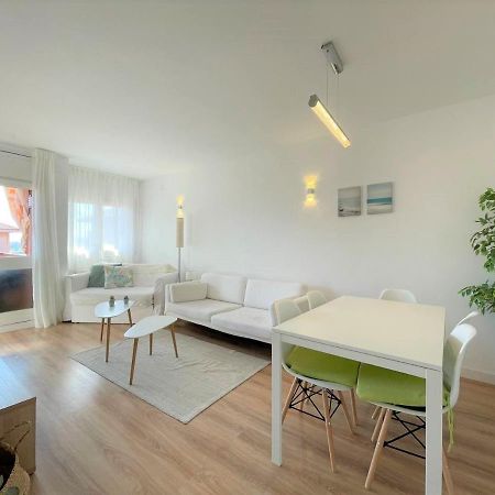 Apartamento Con Piscina Y Gran Terraza Con Vistas - Muy Cerca De La Playa, El Centro Y La Estacion Apartamento Vilassar De Mar Exterior foto
