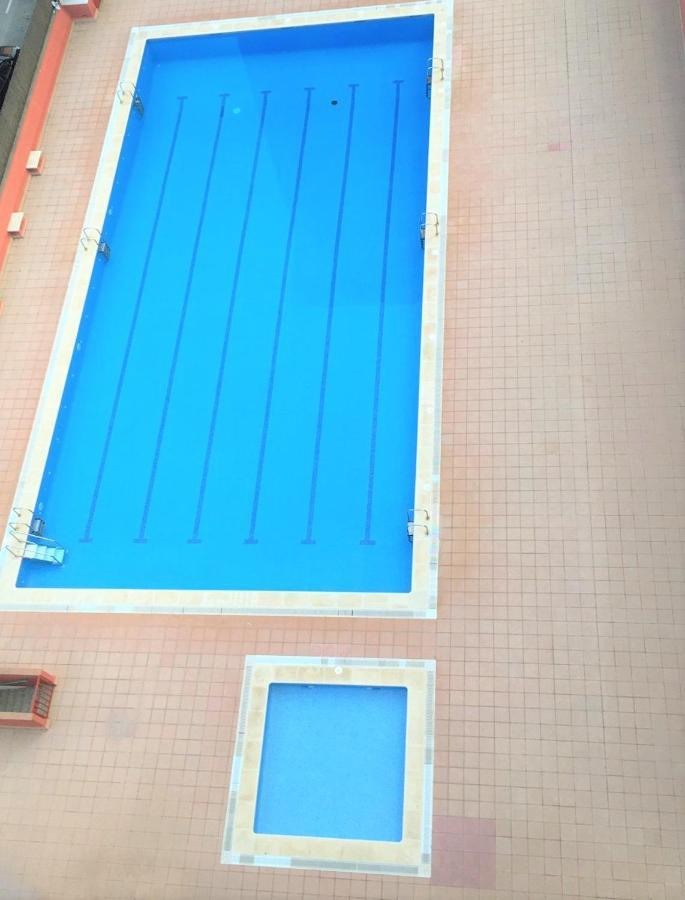 Apartamento Con Piscina Y Gran Terraza Con Vistas - Muy Cerca De La Playa, El Centro Y La Estacion Apartamento Vilassar De Mar Exterior foto