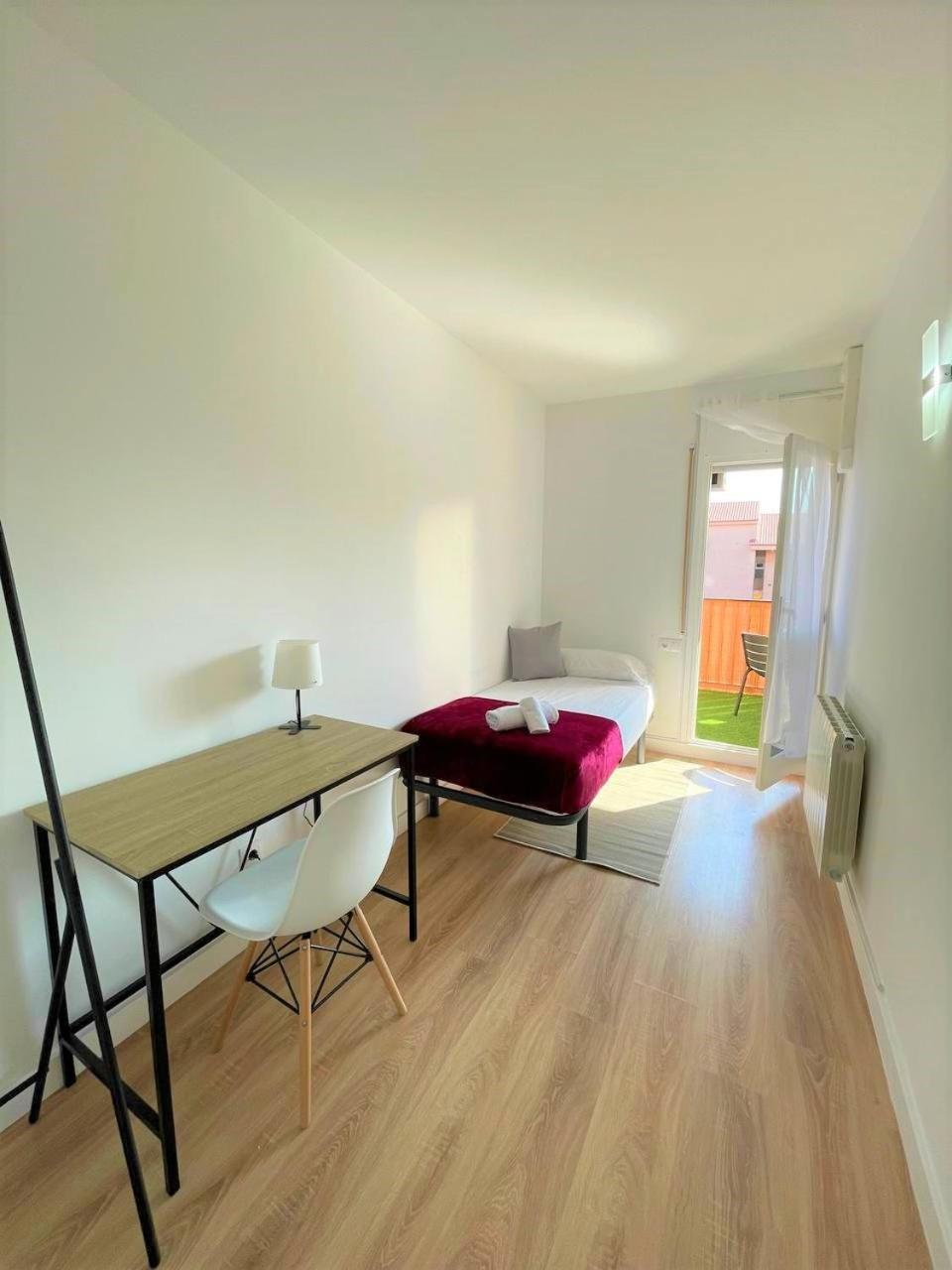 Apartamento Con Piscina Y Gran Terraza Con Vistas - Muy Cerca De La Playa, El Centro Y La Estacion Apartamento Vilassar De Mar Exterior foto