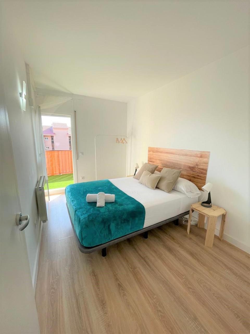 Apartamento Con Piscina Y Gran Terraza Con Vistas - Muy Cerca De La Playa, El Centro Y La Estacion Apartamento Vilassar De Mar Exterior foto